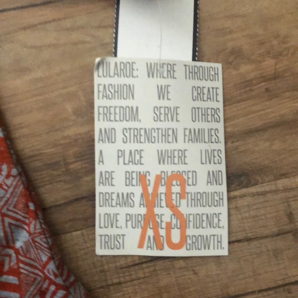 LuLaRoe Shirt - Picture 3 of 5